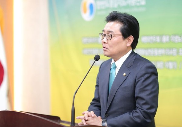 ▲ 새정치민주연합 전병헌 최고위원이 '한반도통일지도자총연합' 창립대회에서 축사를 하고 있다.ⓒ지도자총연합