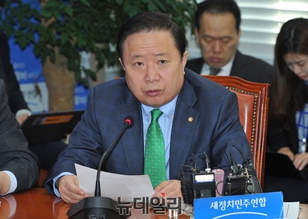 ▲ 새정치연합 유대운 의원은 지난 10일 자신의 지역구 지구대를 찾아가 경찰들에게 수사를 지휘해 갑질논란에 휘말렸다. ⓒ뉴데일리 이종현 기자