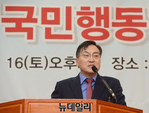 ▲ 16일 국민행동 발기인 대회에 기조강연자로 나선 황장수 소장은 개혁보수적 성격의 애국정당 창당에 큰 의미를 부여했다. ⓒ뉴데일리 정재훈 기자
