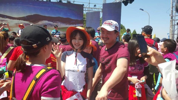 ▲ 2015 중국명인등산대회 윤수현 ⓒ솔미디어