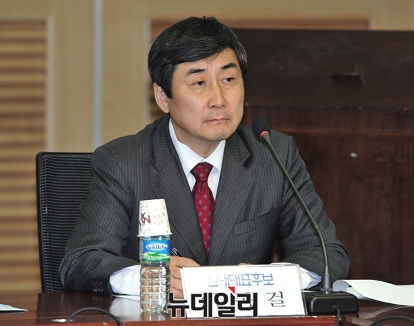 ▲ 새정치민주연합 이종걸 원내대표. 그는 박 대통령이 대선당시 기초노령연금을 통해 소득대체율 10%를 메꿔주겠다는 공약을 했다고 주장했다. ⓒ뉴데일리 이종현 기자