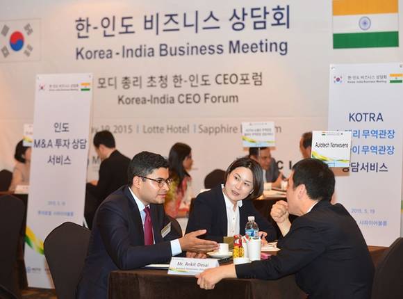 ▲ 코트라가 개최한 '한-인도 일대일 비즈니스 상담회'에서 참여 기업들이 상담을 하고 있다. ⓒ코트라