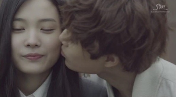 ▲ 윤소희와 카이 볼키스 ⓒ엑소 늑대와미녀 뮤직비디오 캡쳐