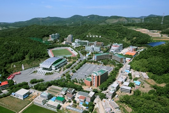 ▲ 개교20주년을 맞은 당진시 신성대학교 전경.