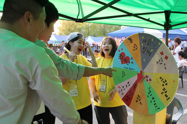 ▲ 구미대학교는 캠퍼스가 젊음의 축제 열기로 가득 찼다.ⓒ구미대학교 제공