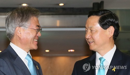 ▲ 새정치민주연합 문재인 대표(왼쪽)와 김상곤 혁신위원장. ⓒ연합뉴스
