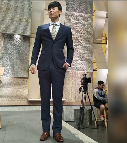 ▲ 수트입은 최현석 셰프 ⓒ최현석 인스타그램