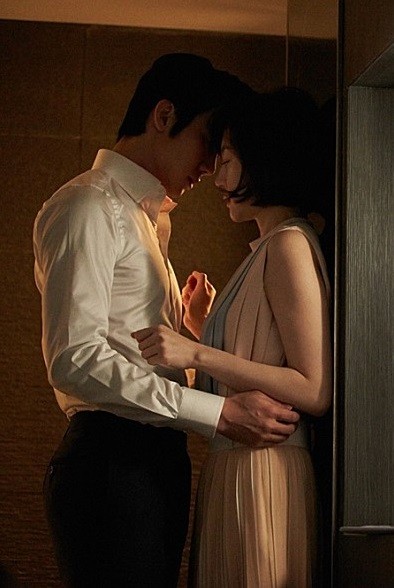 ▲ 은밀한 유혹 속 유연석과 임수정 ⓒ은밀한 유혹 스틸 컷
