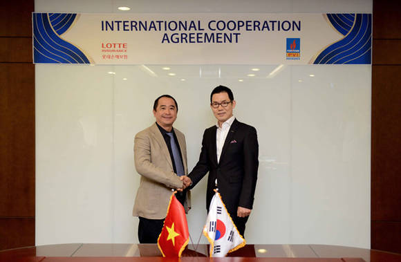 ▲ 롯데손보와 베트남 PVI 업무협약 기념사진.ⓒ롯데손보 제공