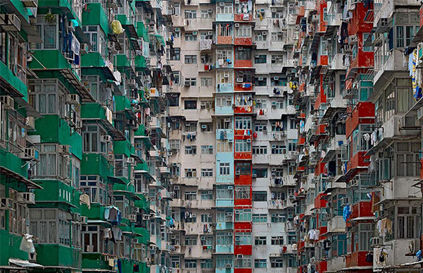 ▲ 한 네티즌이 찍은 홍콩 인구밀도의 현실 사진. ⓒ밀크트 인 공개사진 화면캡쳐