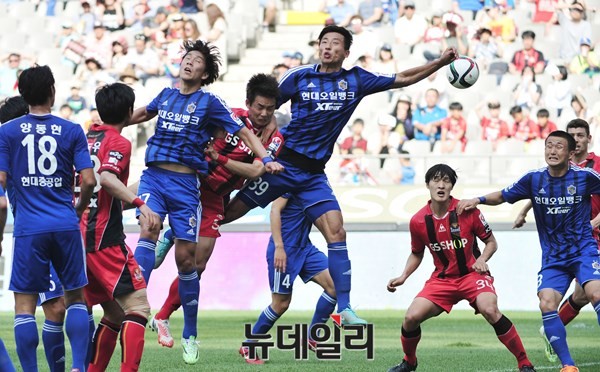 ▲ 프로축구 울산 현대와 서울의 경기 현장.ⓒ뉴데일리 이종현 사진기자