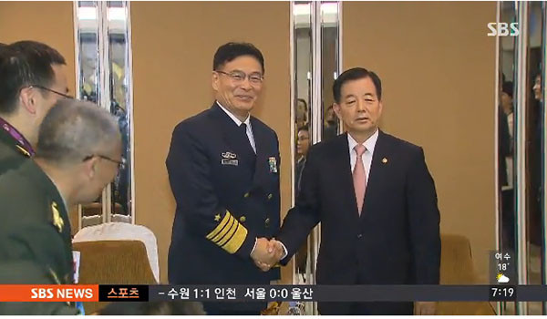 ▲ 지난 31일 한중 양자회담이 열린 자리에서 중국 인민해방군 총참모장이 