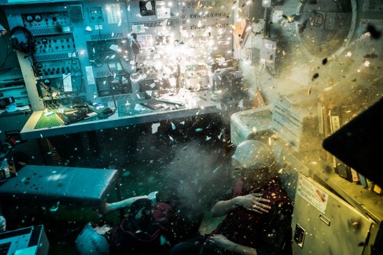 ▲ 2015년 상반기 최고의 화제작 이 실제 30분간의 해상 전투를 영화 속에서도 동일한 시간으로 묘사해 화제가 되고 있다.