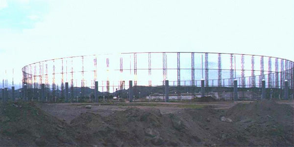 ▲ 일본은 전후 냉전시기 미국 NSA의 시설을 대리운용하며 감청능력을 쌓았다. 사진은 필리핀 클라크 기지에 건설하던 감청안테나 '코끼리 우리'의 모습. ⓒ글로벌시큐리티 화면캡쳐