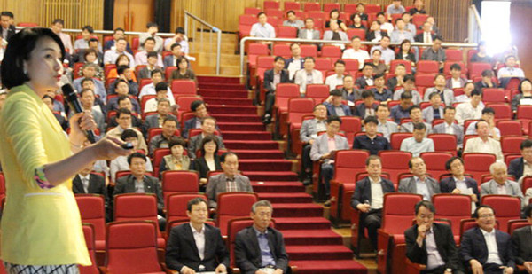 ▲ 안동시는 ‘경북도 할매할배의 날 2015 밥상머리교육’을 가졌다. ⓒ안동시 제공