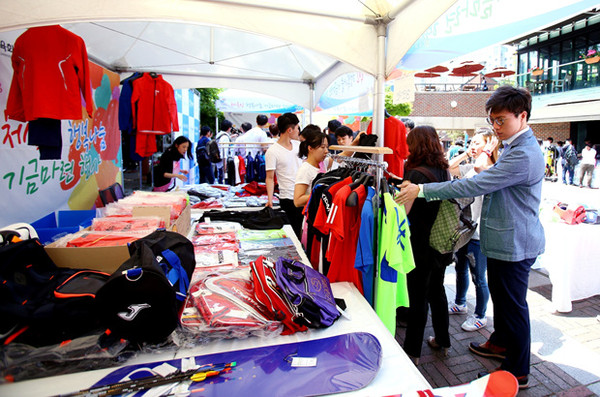 ▲ 김연경 선수와 양동근 선수.ⓒ대한체육회