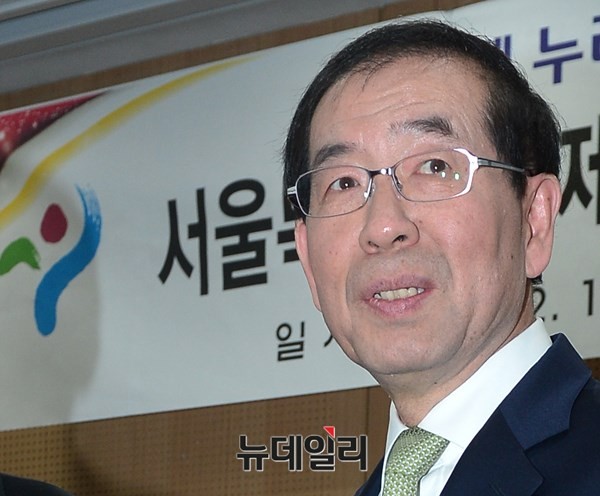 ▲ 박원순 서울시장. 박원순 서울시장은 스스로를 '메르스 서울대책본부장'이라면서 정부, 서울삼성병원과 각을 세우고 있다. ⓒ뉴데일리 DB