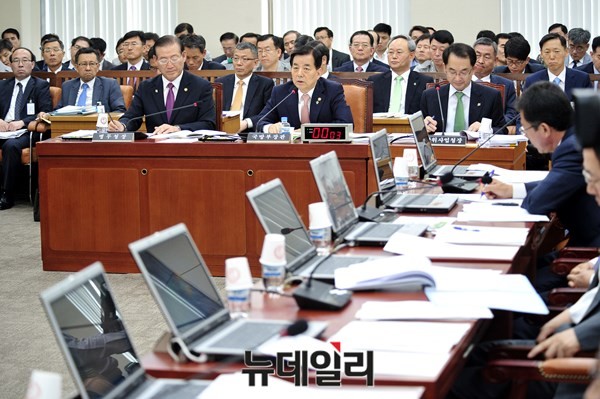 ▲ 16일 국회에서 국방위원회 전체회의가 열리고 있다.ⓒ뉴데일리 이종현 사진기자