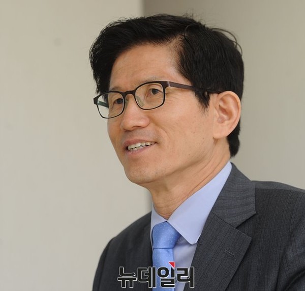 새누리당 김문수 전 보수혁신특별위원장이 20대 총선에서 대구 수성 갑 출마의사를 밝혔다. ⓒ뉴데일리 정재훈 기자