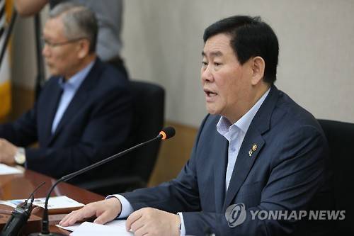 ▲ 최경환 부총리는 공공기관에 대한 신상필벌을 거듭 강조했다ⓒ