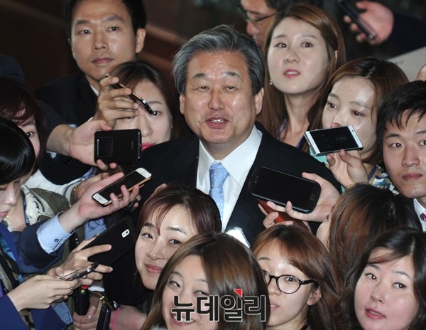 ▲ 새누리당 김무성 대표최고위원은 국회법 개정안 사태 초기와 비교해 입장이 많이 달라진 것으로 지적된다. 결정적인 국면에서는 청와대의 의중을 따를 것이라는 평가가 지배적이다. ⓒ뉴데일리 이종현 기자