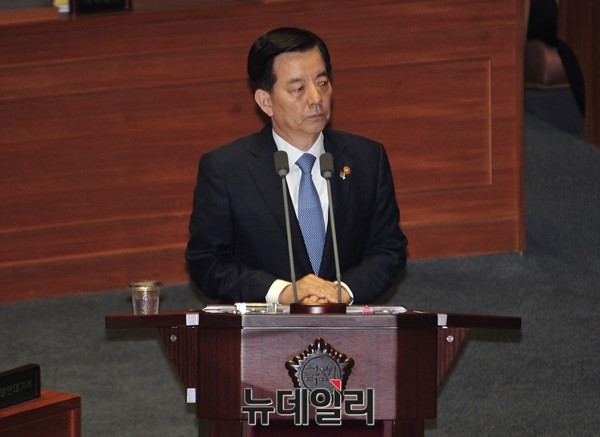 ▲ 19일 국회 대정부 질의에 나선 한민구 국방부 장관.ⓒ뉴데일리 이종현 사진기자