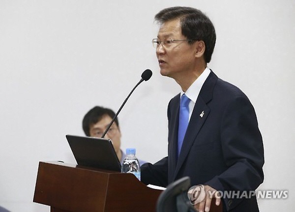 ▲ 무소속 천정배 의원이 지난 19일 저녁 새정치민주연합 정대철 상임고문 등과 회동을 가진 것으로 알려져, 신당 창당 여부와 관련해 정치권의 주목을 받고 있다. ⓒ연합뉴스