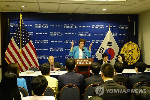 ▲ ▲ ‘북한인권법통과를위한모임’(NANK, 이하 북통모)을 비롯한 한·미·일 북한인권단체들이 지난 2일(현지시각) 미국 워싱턴DC에서 ‘제4회 자유통일 국제전략회의’를 열고 성명서를 발표했다. ⓒ 사진 연합뉴스