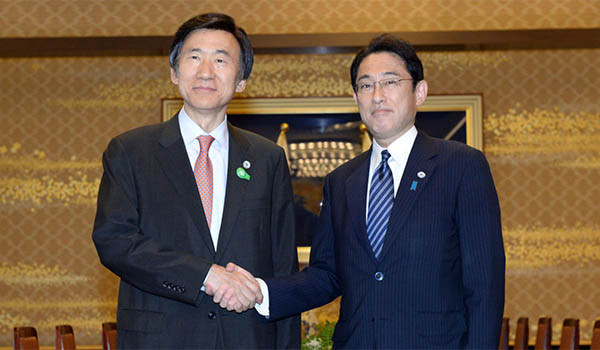 ▲ 지난 21일 일본 도쿄 외무장관 공관에서 열린 한일 외교장관 회담. ⓒ외교부 제공.