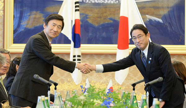 ▲ 한일 외교장관 회담에서 양국 장관은 북한 비핵화와 지역안보를 위해 공조하는 것은 물론 양국 정상회담을 개최하기 위해서도 협력하기로 했다. ⓒ외교부 제공.