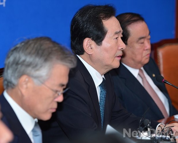 ▲ 새정치민주연합 정세균 전 대표(자료사진)는 26일 최고중진연석회의에 참석해, 전날 새누리당의 의총 결과에 대한 허탈감을 표현했다. ⓒ뉴데일리 정상윤 기자