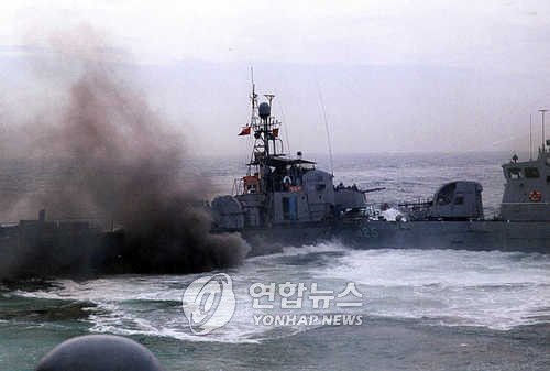 ▲ 2002년 6월 29일 제2연평해전 당시 교전 중인 남북한 해군 함정ⓒ연합뉴스