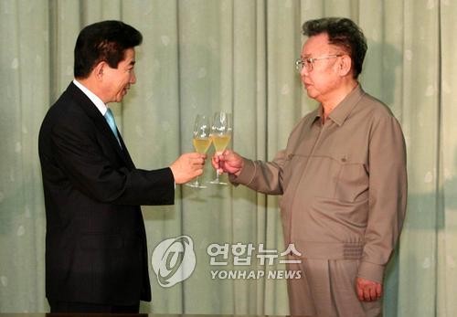 ▲ 김대중과 김정일.