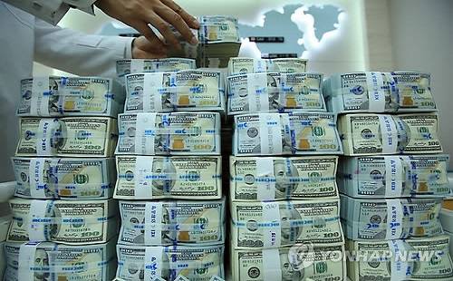 ▲ 정부가 원화절상 압력을 완화하기 위해 최대 800억 달러를 해외로 퍼낸다ⓒ