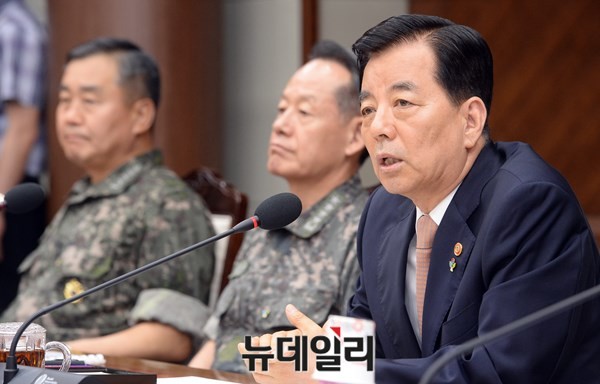 ▲ 국방부는 30일, 한민구 국방부 장관 주관으로 '15년 전반기 전군 주요지휘관회의'를 개최했다. 사진은 한민구 국방부 장관이 인사말을 전하고 있는 모습이다. ⓒ사진공동취재단