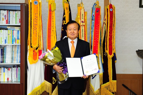 ▲ 김천시가 지역브랜드 일자리사업 발굴전략 보고회 우수상을 수상했다.ⓒ김천시 제공