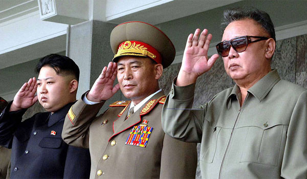 ▲ 김정일과 김정은. 김정은 집권 이후 공포정치 심화로 고위 당간부와 군 장성들이 탈북을 하고 있다고 한다. ⓒ北선전매체 화면캡쳐