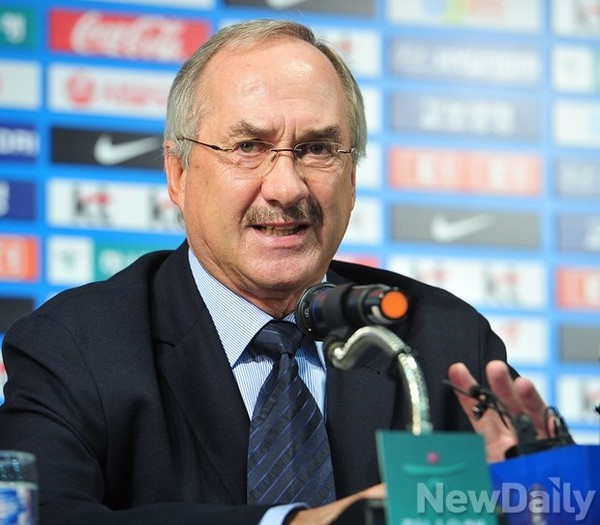 ▲ 울리 슈틸리케 감독.ⓒ뉴데일리