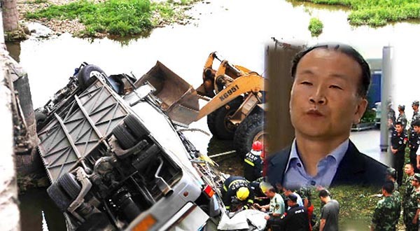 ▲ 5일 새벽, 버스 사고를 수습하던 최두영 지방행정연수원 원장이 中현지에서 숨진 채 발견됐다. ⓒYTN 속보화면 캡쳐