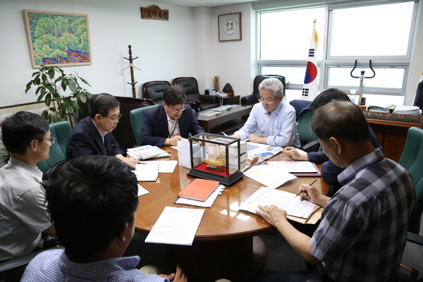 ▲ 김천시 건설과(과장 김남희)가 지난 6일 2016년도 국비예산확보를 위해 국회를 방문했다.ⓒ김천시 제공