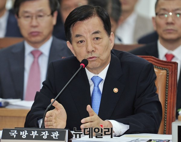 ▲ 7일 열린 국회국방위 전체회의에서 답변하는 한민구 국방부장관.ⓒ뉴데일리 이종현 사진기자