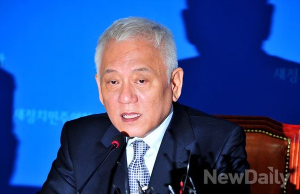 ▲ 새정치민주연합 김한길 전 대표는 야권발 정계개편과 신당창당을 능히 이끌 수 있을만한 큰 인물로 여겨졌으나, 최근 성완종 게이트에 휘말리면서 정치적 운신에 제약이 생겼다는 지적이다. ⓒ뉴데일리 이종현 기자