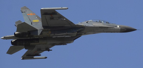 ▲ 중국이 남사군도의 인공섬 내 활주로 건설을 완료하면 J-11을 배치할 가능성이 있다.ⓒ美 국방부