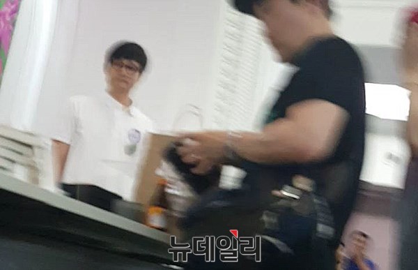 ▲ 이날 행사를 주최한 (사)신나는센터 김조광수 대표. 지난 2006년 게이로 커밍아웃한 그는 지난 2013년 동성인 레인보우팩토리 김승환 대표와 공개 결혼식을 올려 논란을 빚었다. ⓒ뉴데일리DB