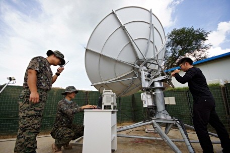 ▲ 한빛부대 통신지원팀의 활동모습.ⓒ국방부공동취재단