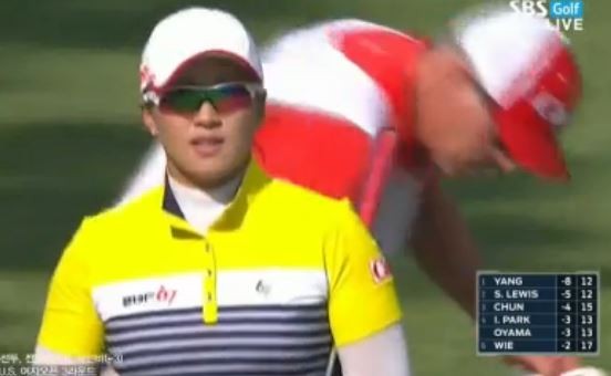 ▲ 양희영이 제70회 US여자오픈 4라운드에서 세계 3위 스테이시 루이스와 '챔피언 자리'를 놓고 접전을 펼치고 있다ⓒSBS골프채널 캡쳐
