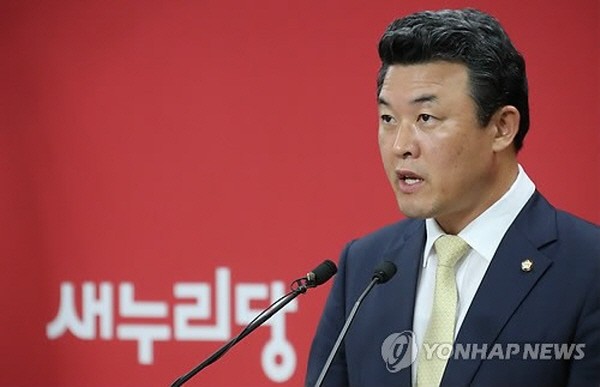 ▲ 양산일반산업단지 리모델링 지정과 제2양산대교 건설 등 지역 현안 해결에 앞장서고 있는 새누리당 윤영석 의원(전 원내대변인). ⓒ연합뉴스