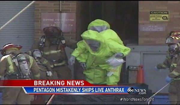 ▲ 지난 5월 27일(현지시간) 美국방성은 실수로 세계 11곳의 미군기지로 살아있는 탄저균이 배달되었다는 사실을 시인했다. 사진은 그 직후 발칵 뒤집힌 美사회의 언론보도. ⓒ美ABC뉴스 보도화면 캡쳐