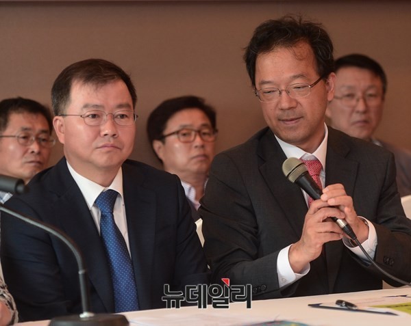 ▲(왼쪽부터) 자유와통일을향한변호사연대 김기수·차기환 변호사 ⓒ뉴데일리 정상윤 기자