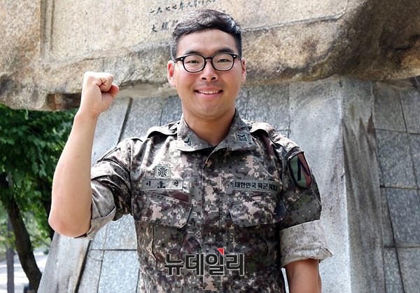 ▲ 쓰러진 50대 남성을 심폐소생술로 살려낸 육군 수도군단 방공대대 소속 이동건 하사. ⓒ 육군